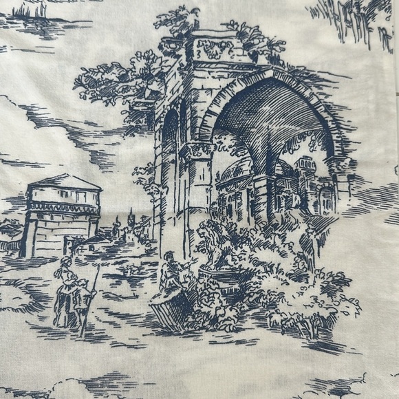 Blue and White Toile Fabric duvet cover - Picture 3 of 3